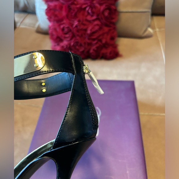 NIB Fergie heels - Picture 3 of 8